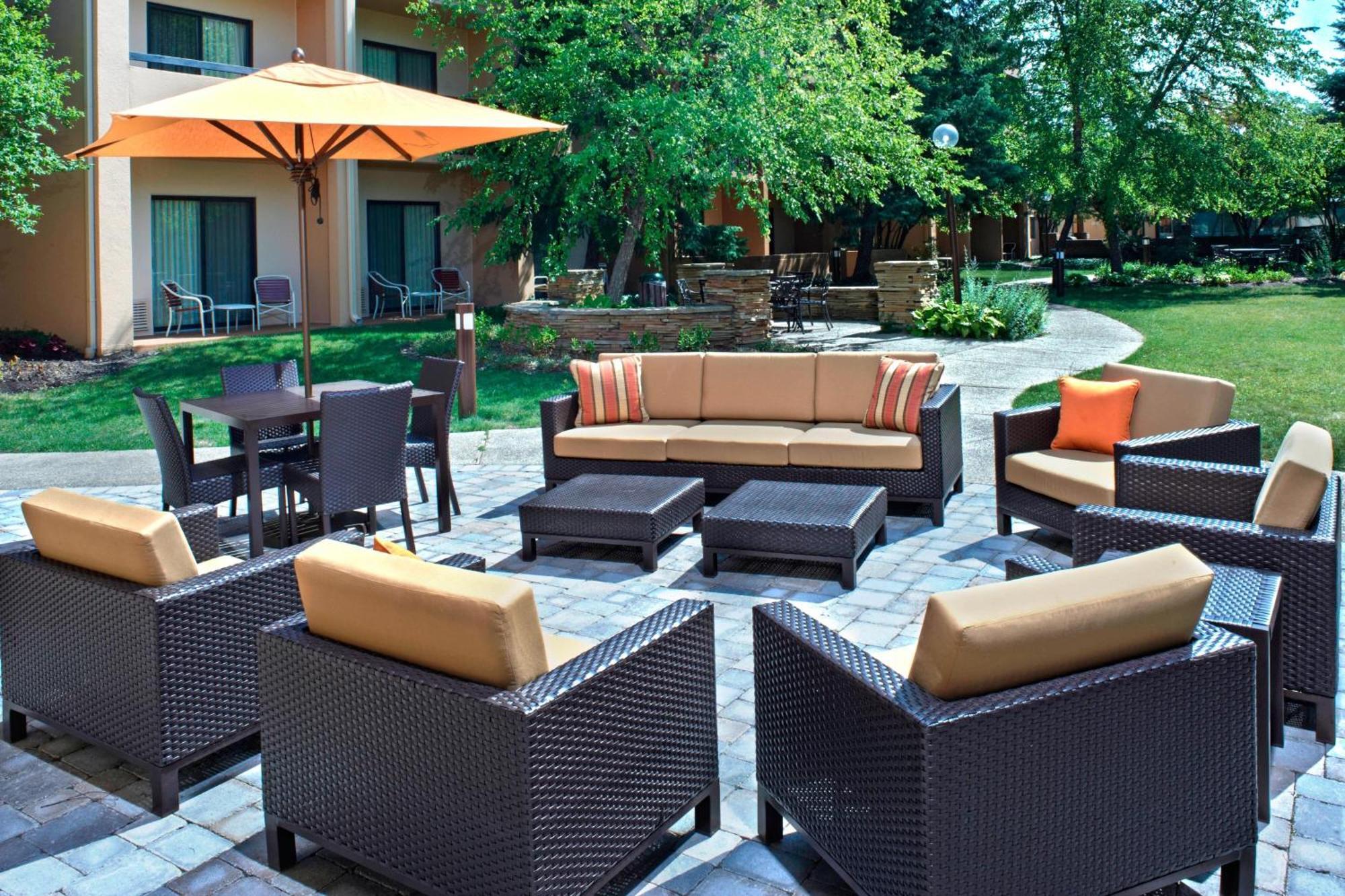 Courtyard Chicago 3*
